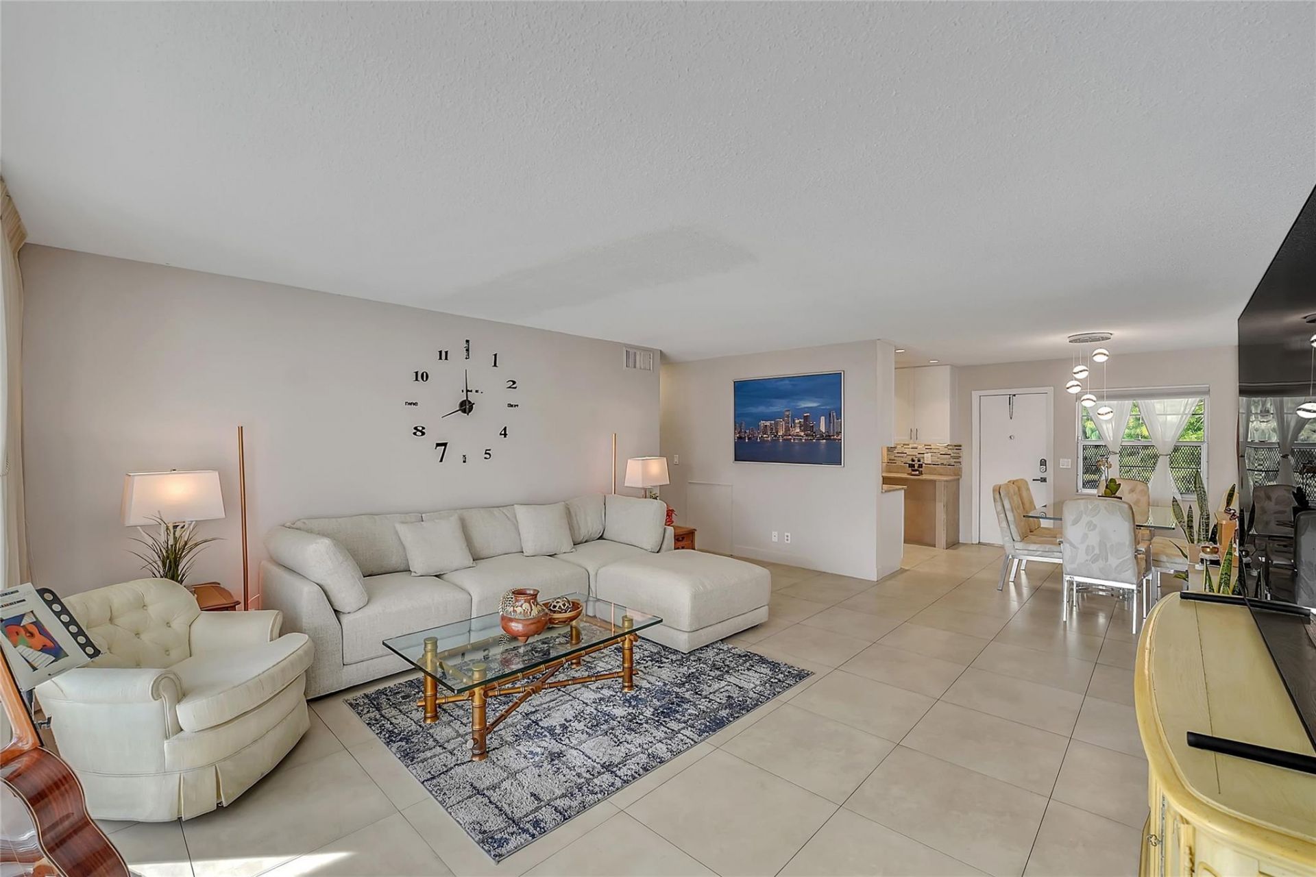 700 Layne Boulevard, Unit 301, Hallandale Beach, FL 33009 Photo