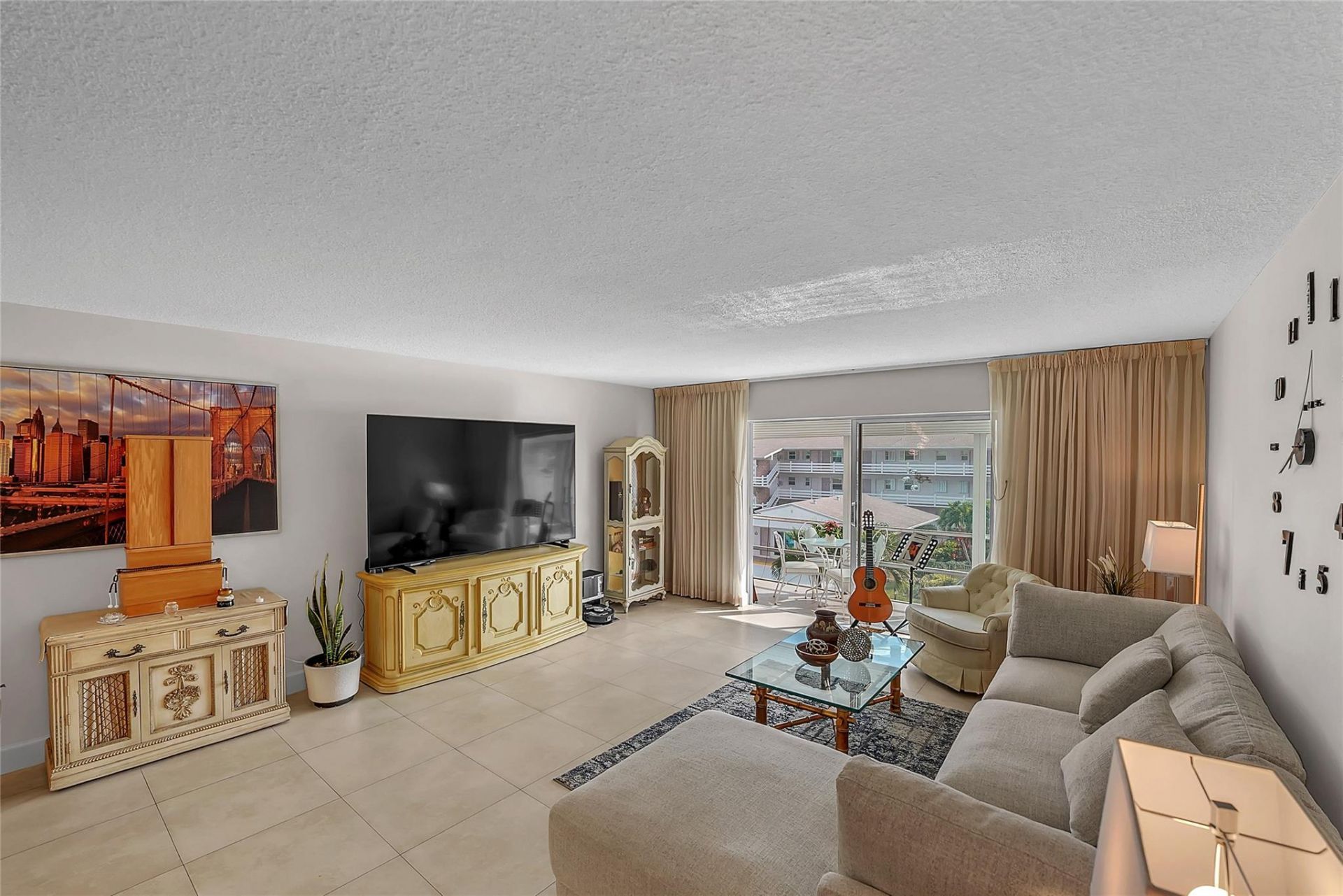 700 Layne Boulevard, Unit 301, Hallandale Beach, FL 33009 Photo