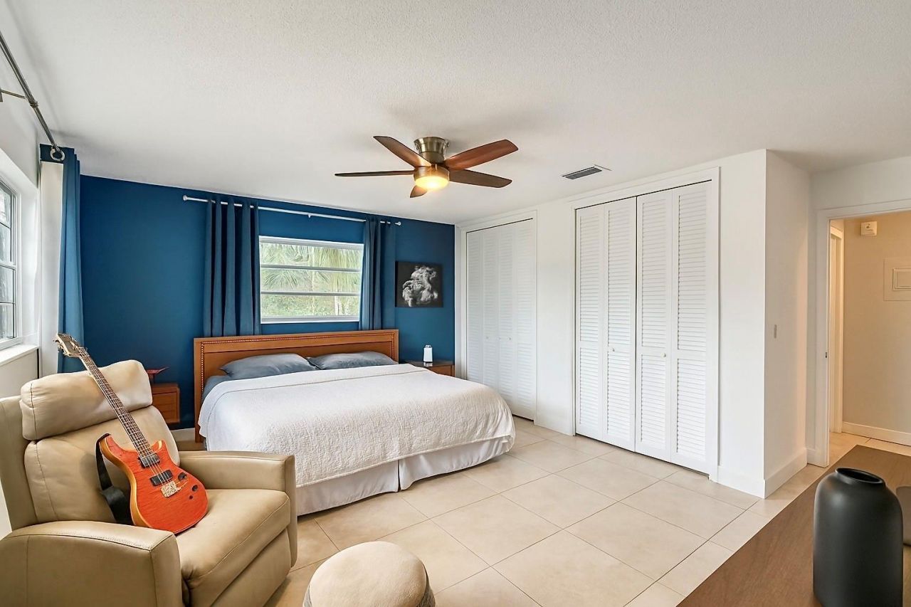 700 Layne Boulevard, Unit 301, Hallandale Beach, FL 33009 Photo