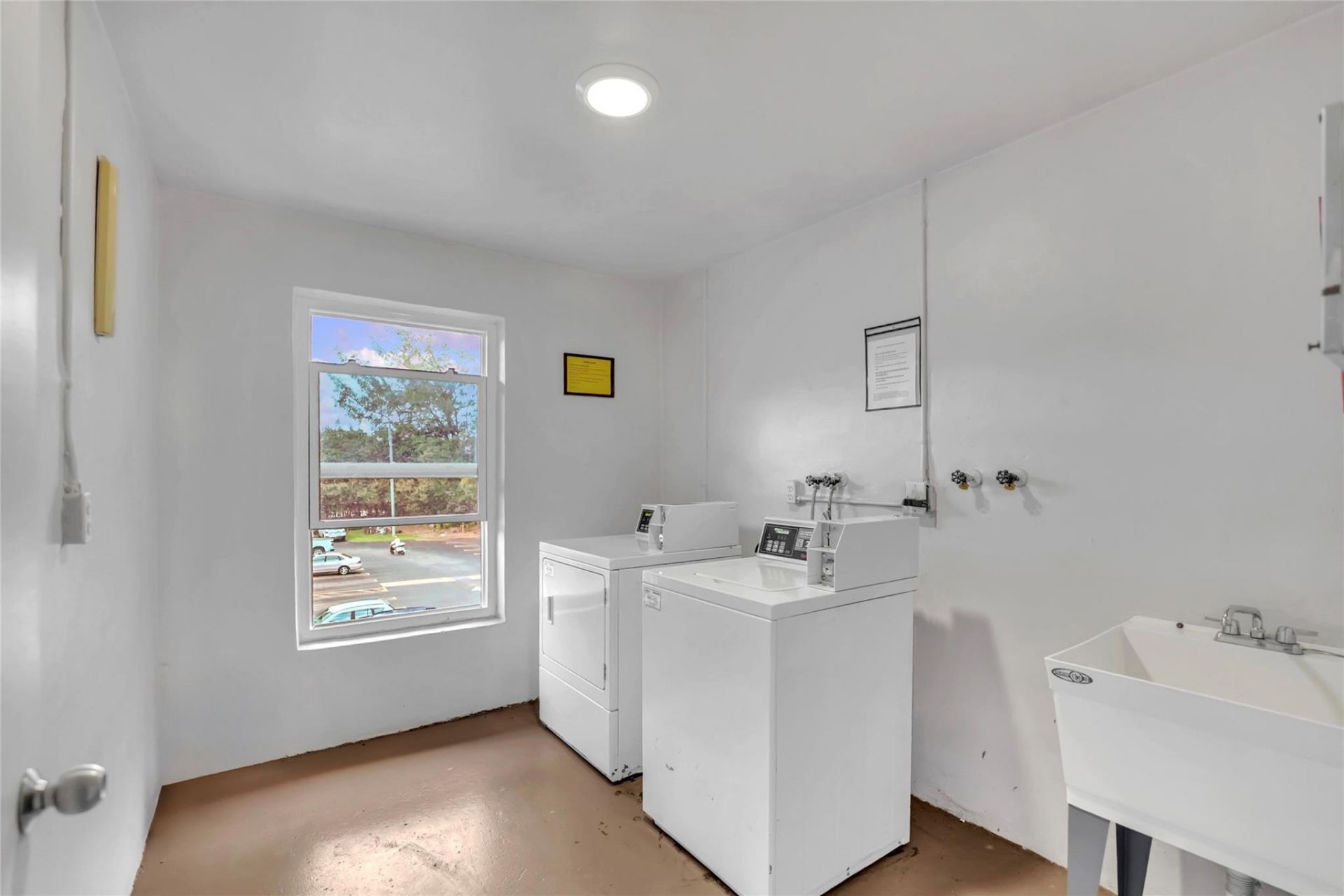 700 Layne Boulevard, Unit 301, Hallandale Beach, FL 33009 Photo