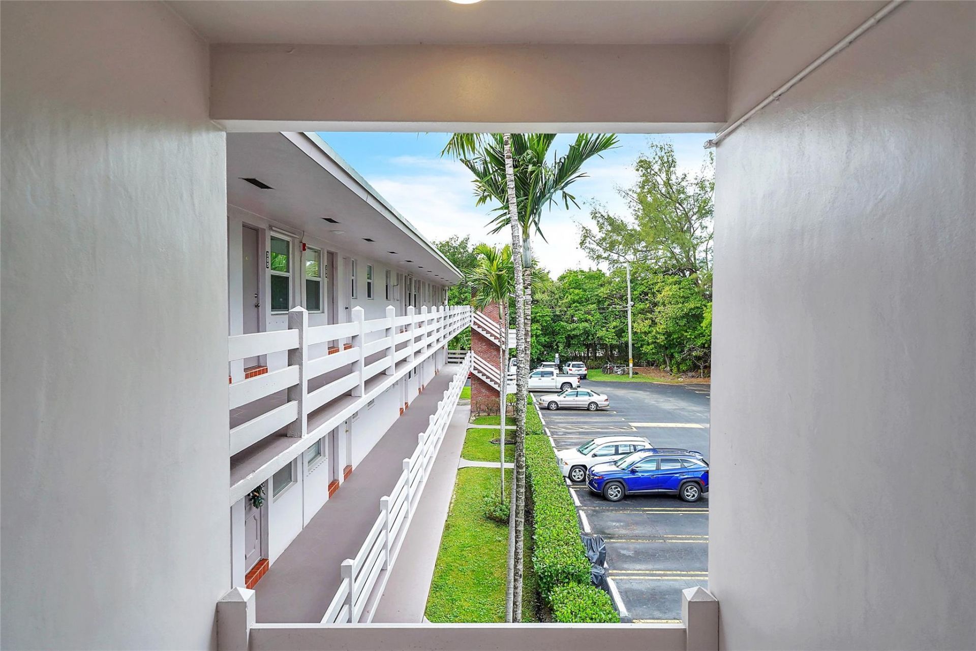 700 Layne Boulevard, Unit 301, Hallandale Beach, FL 33009 Photo