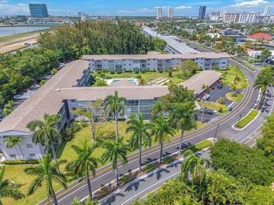 700 Layne Boulevard, Unit 301, Hallandale Beach, FL 33009 Photo