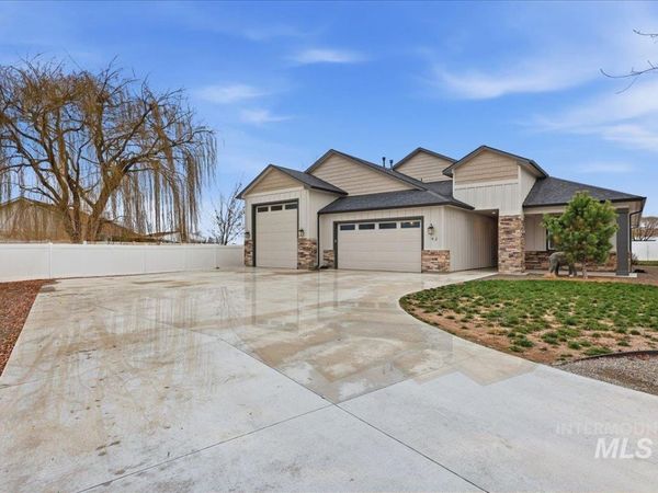 92 S Ravine Way, Nampa, ID 83687