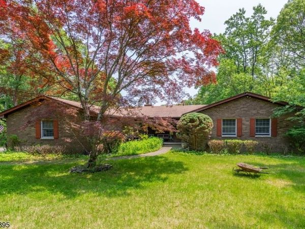 992 Stillwater Rd, Stillwater, NJ 07860