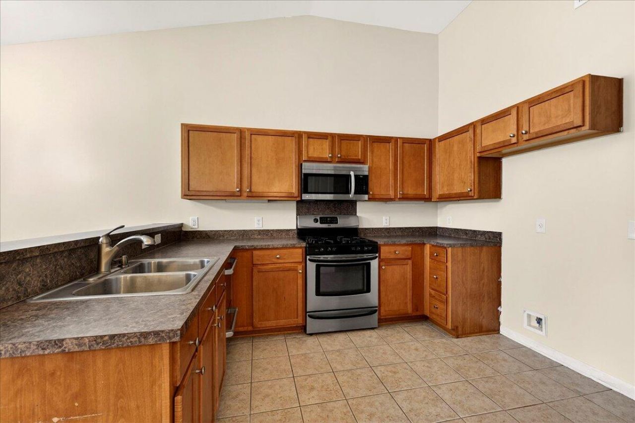 9711 Stockport Circle Photo 14