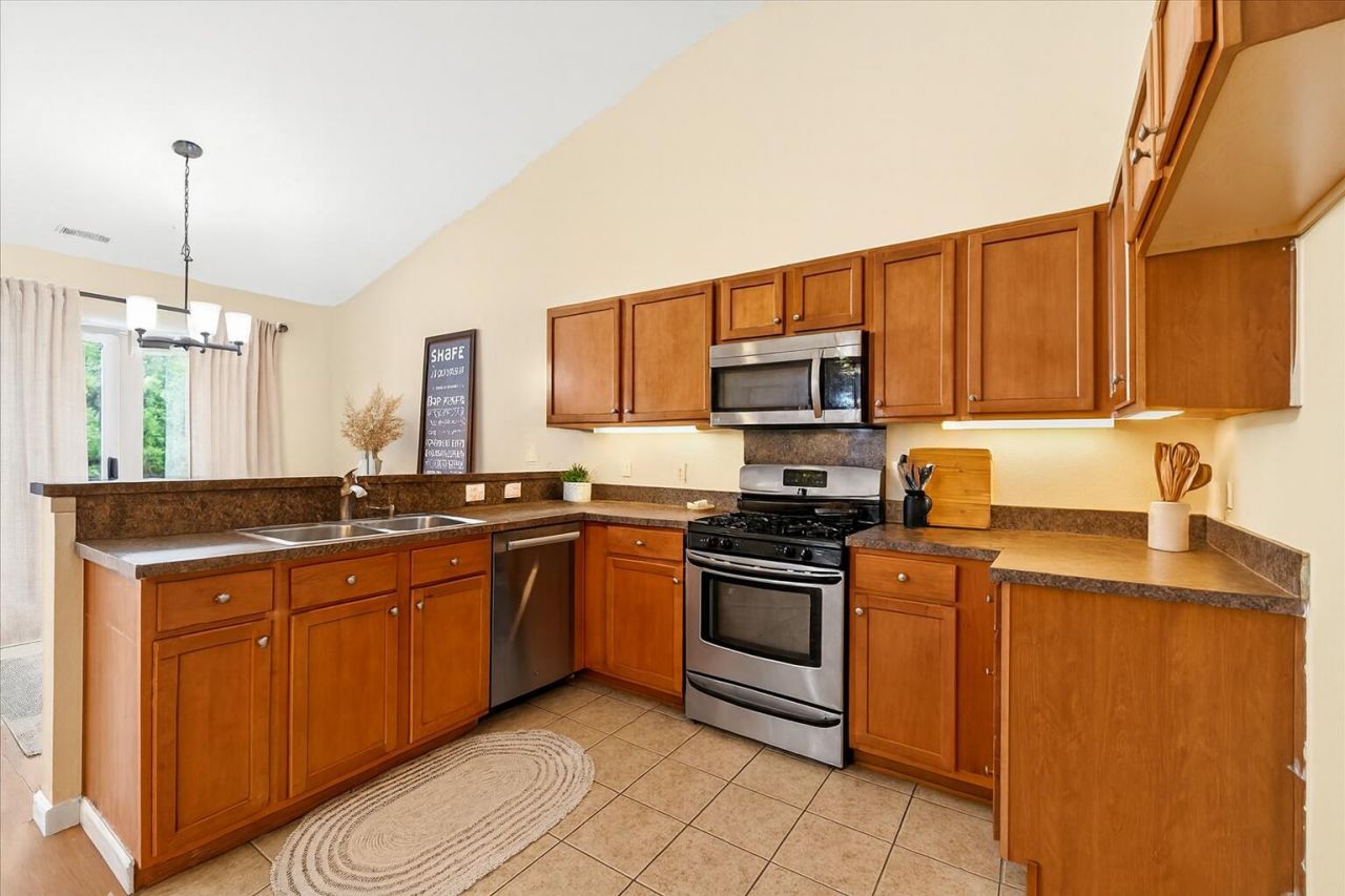 9711 Stockport Circle Photo 15