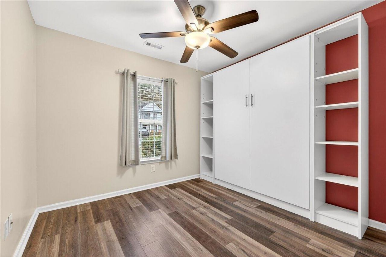 9711 Stockport Circle Photo 20