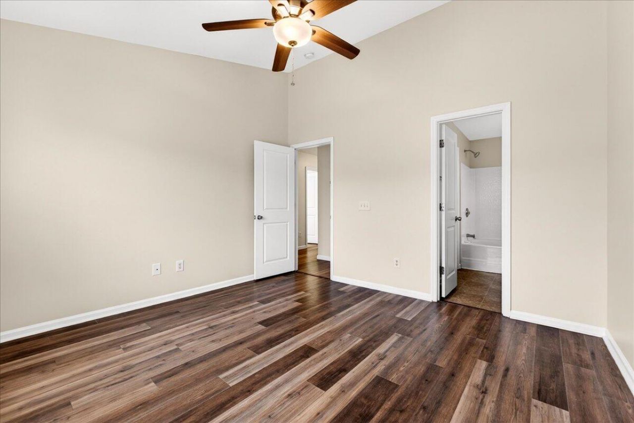 9711 Stockport Circle Photo 29