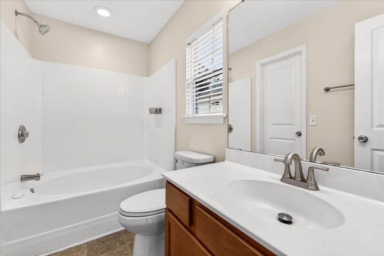 9711 Stockport Circle Photo 30