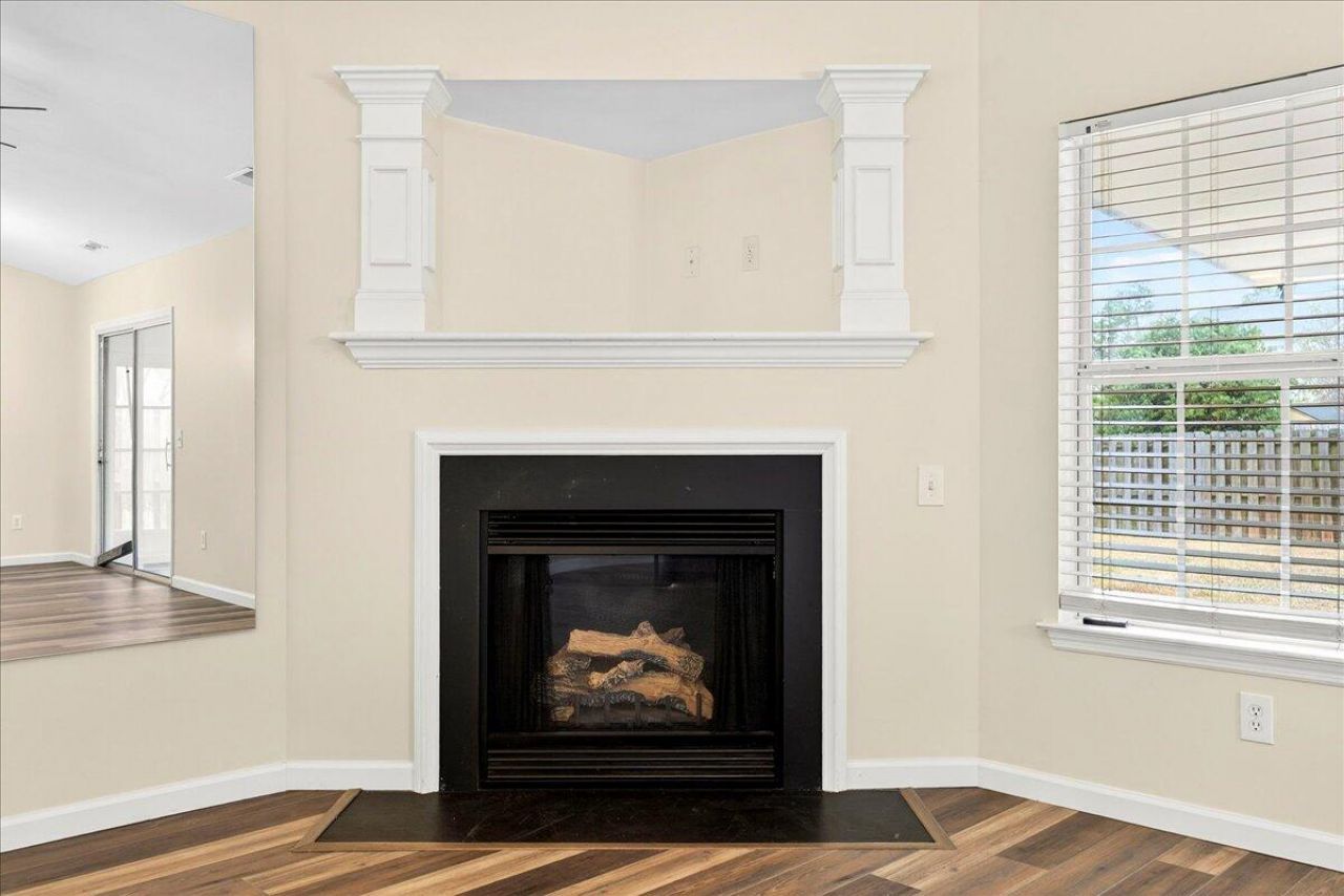 9711 Stockport Circle Photo 7