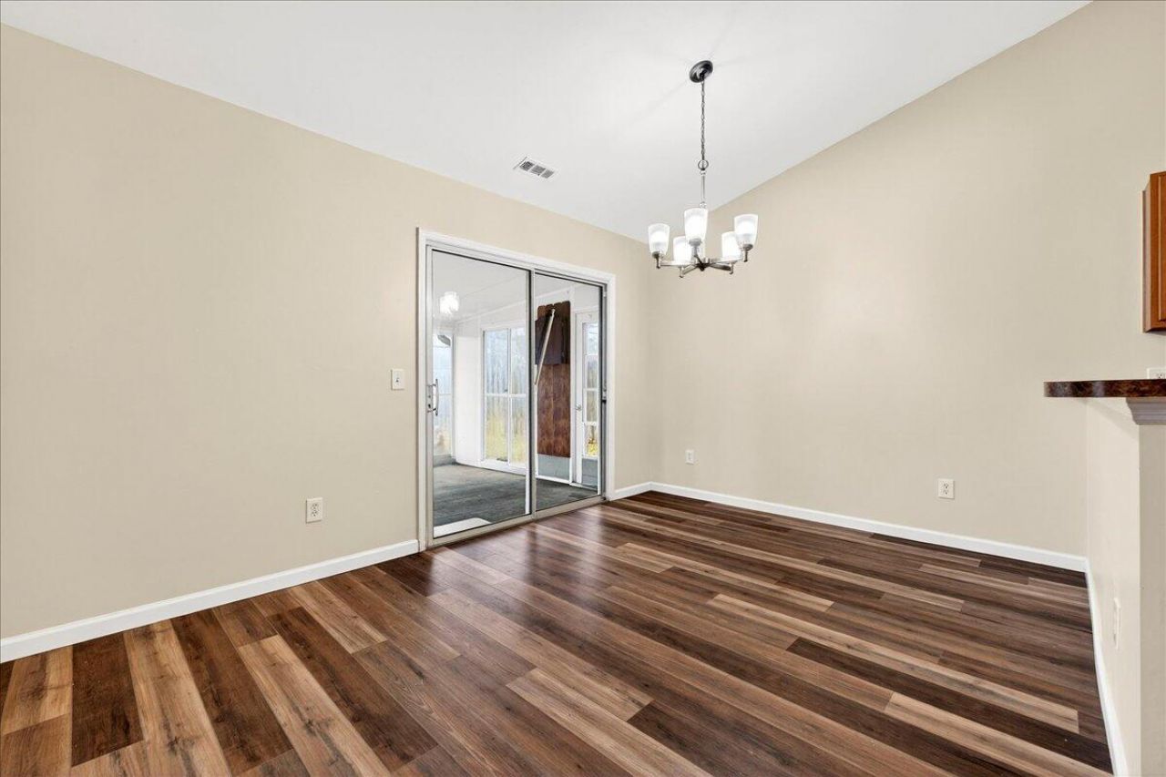 9711 Stockport Circle Photo 9