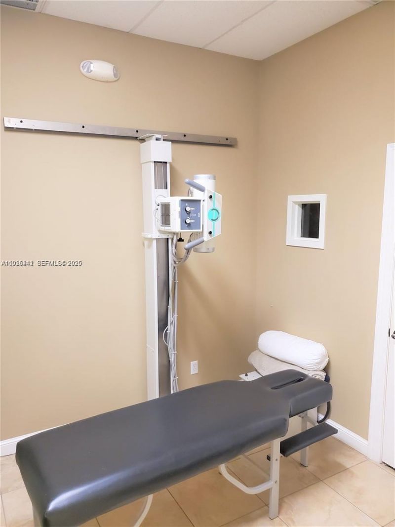 2751 Executive Park Dr, Unit 202, Weston, FL 33331 Photo