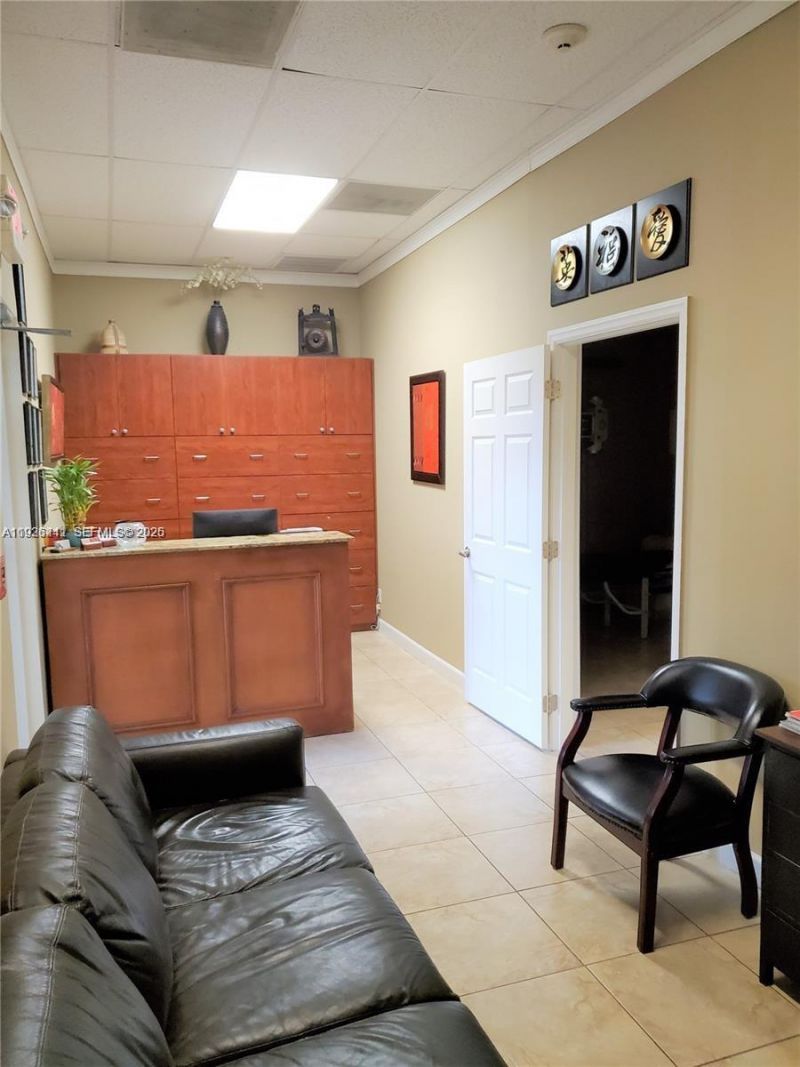 2751 Executive Park Dr, Unit 202, Weston, FL 33331 Photo