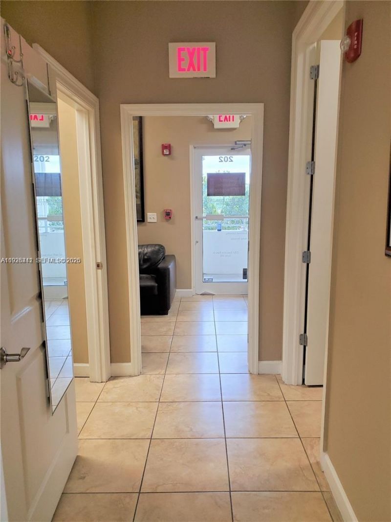 2751 Executive Park Dr, Unit 202, Weston, FL 33331 Photo