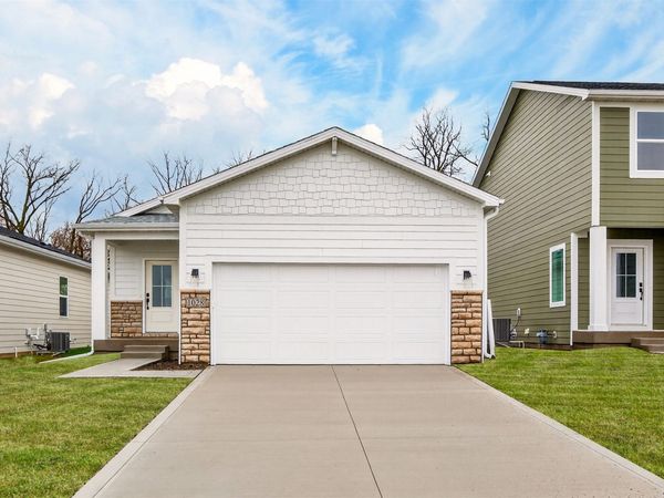 1028 NW MacArthur Lane, Waukee, IA 50263