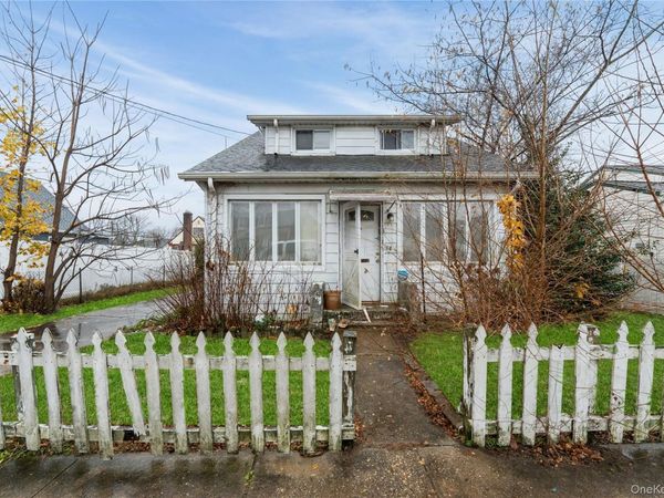 188 Woodside Avenue, Freeport, NY 11520