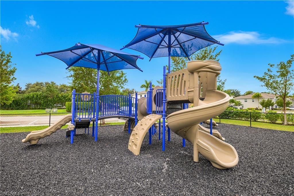 15436 Wildflower Cir, Naples, FL 34119 Photo