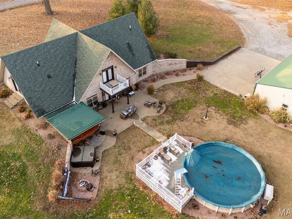 800 Old Broughton Road, Eldorado, IL 62930