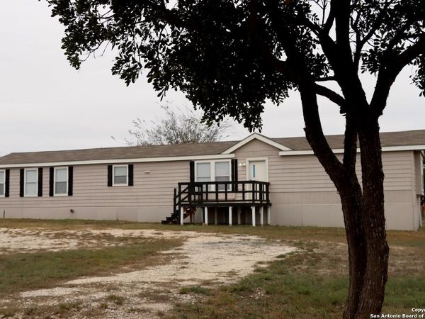 18707 County Road 5736, Castroville, TX 78009