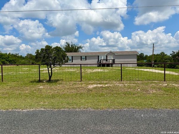 18707 County Road 5736, Castroville, TX 78009