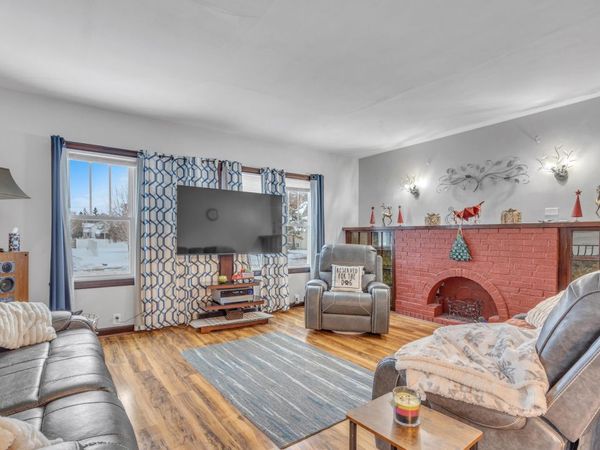 666 W 9th Ave, Oshkosh, WI 54902