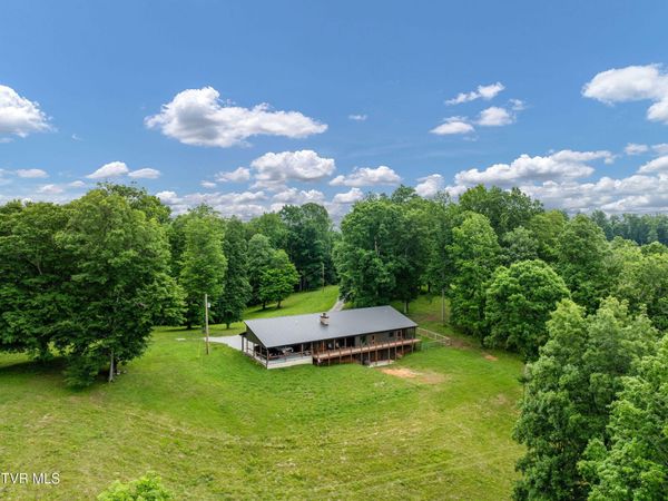 393 Holt Ridge Road, Tazewell, TN 37879