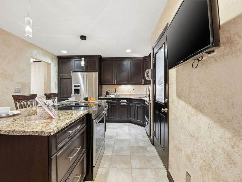 2840 Manola Drive, Columbus, OH 43209 Photo 7