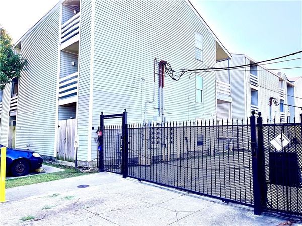4218 HESSMER Avenue, Unit 301, Metairie, LA 70002