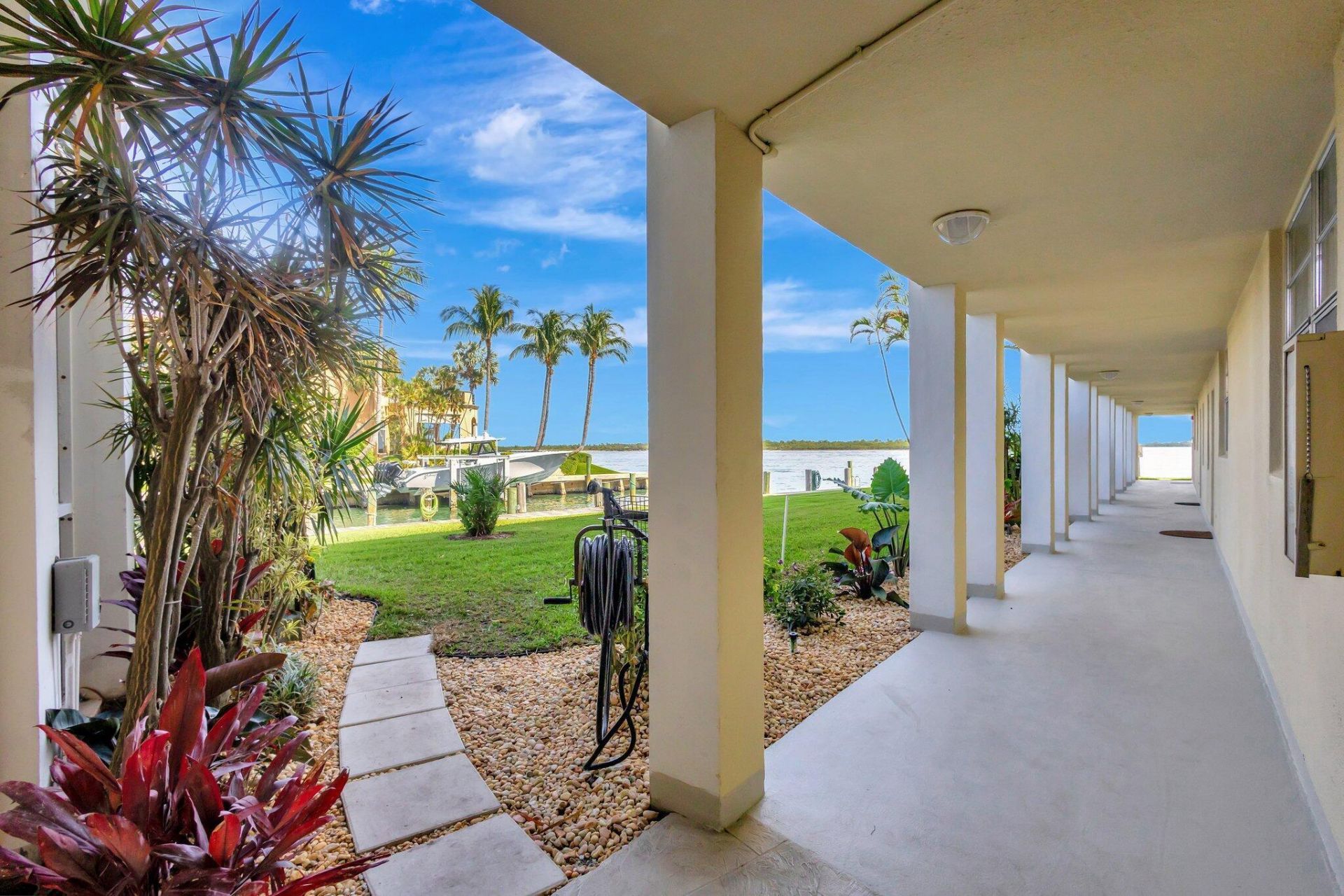 105 Paradise Harbour Boulevard, Unit 307, North Palm Beach, FL 33408 Photo