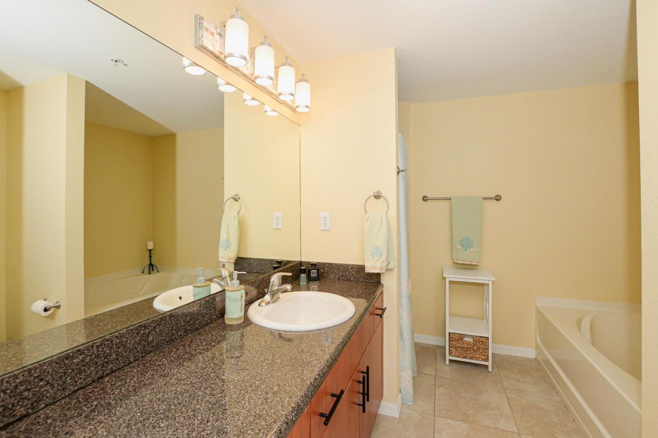 4190 Gator Greens Way, Unit 35, Fort Pierce, FL 34982 Photo