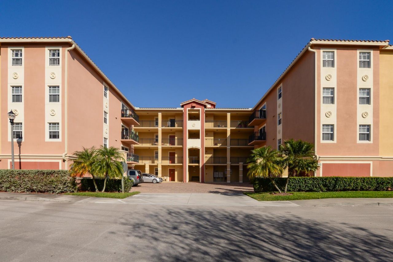 4190 Gator Greens Way, Unit 35, Fort Pierce, FL 34982 Photo