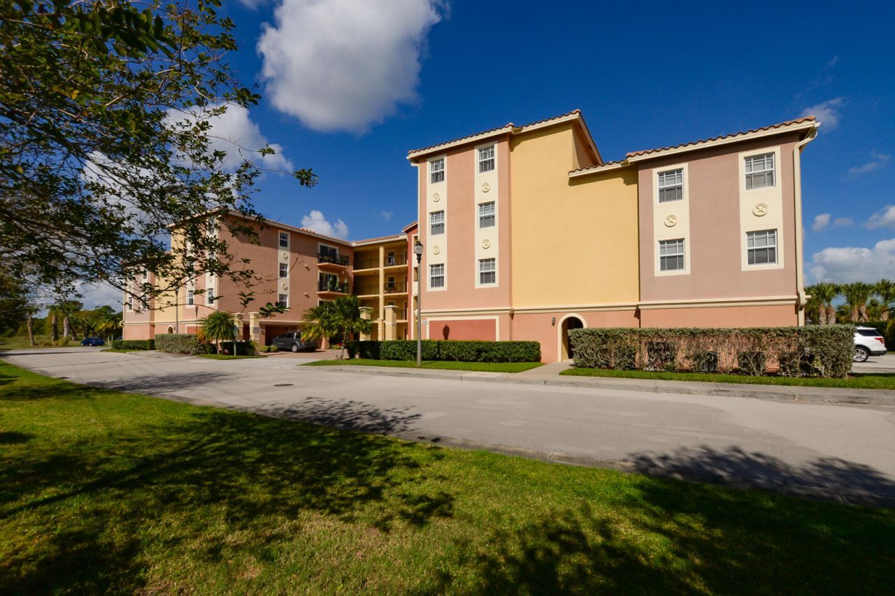 4190 Gator Greens Way, Unit 35, Fort Pierce, FL 34982 Photo