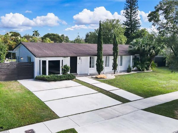 10511 SW 122nd Ct, Miami, FL 33186