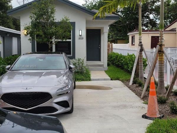 1809 NW 8th Pl, Fort Lauderdale, FL 33311