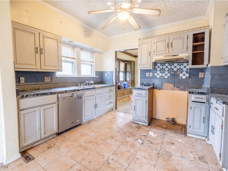 222 Central Parkway Avenue SE, Warren, OH 44483 Photo 10