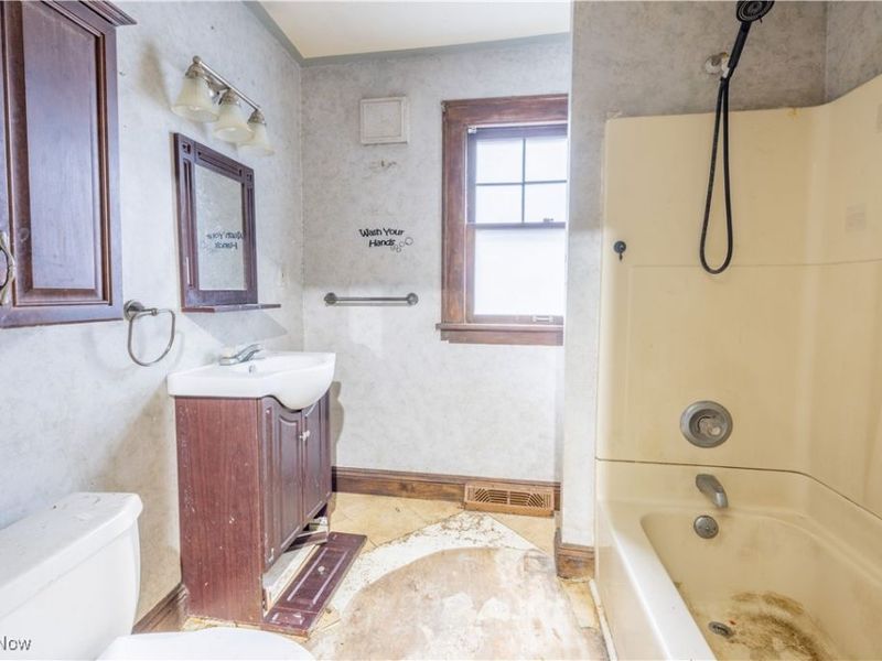 222 Central Parkway Avenue SE, Warren, OH 44483 Photo 14