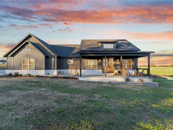 800 Arbor Acres Avenue, Tontitown, AR 72762