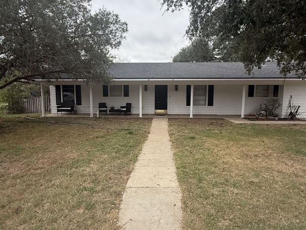 1410 F, Floresville, TX 78114