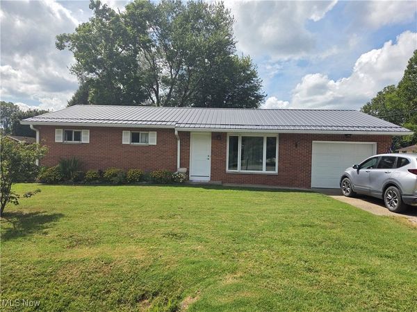 305 Summit Road, Marietta, OH 45750