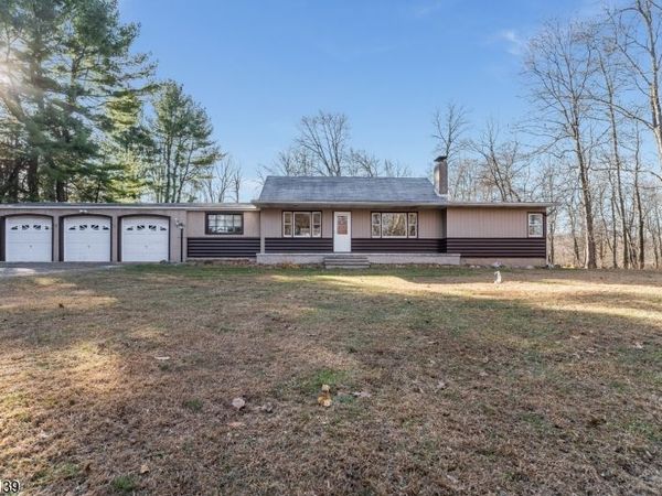 10 Morgan Ln, White, NJ 07823