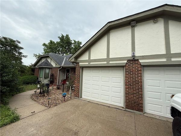 26418 S Freedom Road, Harrisonville, MO 64701