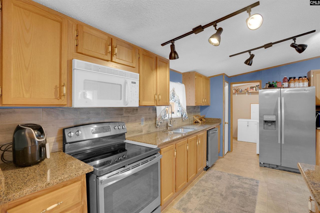 577 Twin Ponds Road Photo 24