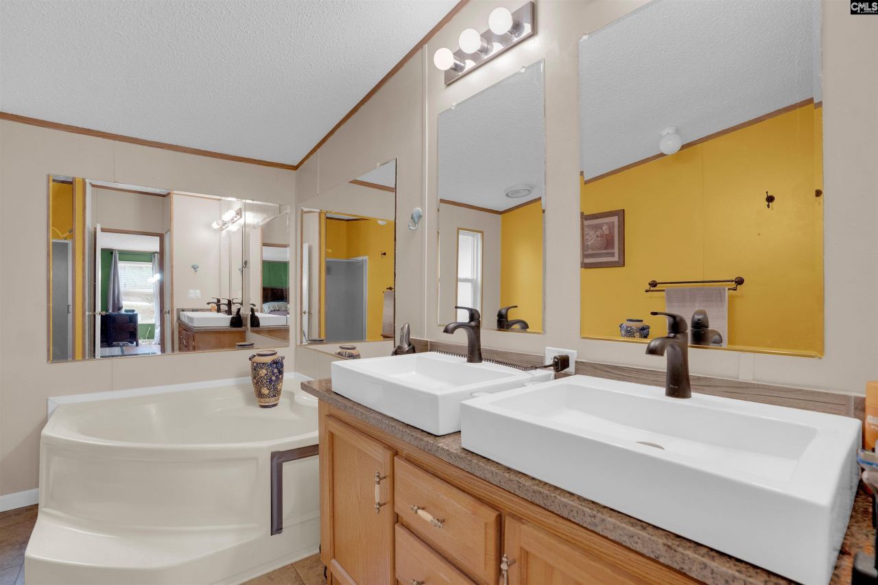 577 Twin Ponds Road Photo 34