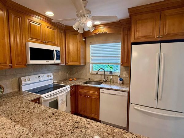 705 Lori Drive, Unit 309, Palm Springs, FL 33461