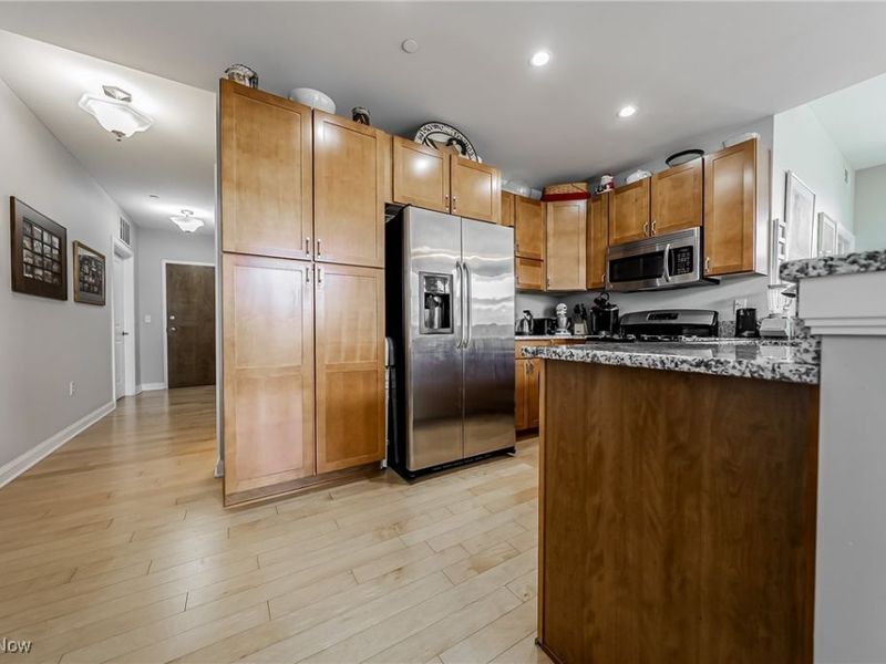 1403 Copper Trace, Unit 304, Cleveland, OH 44118 Photo 9