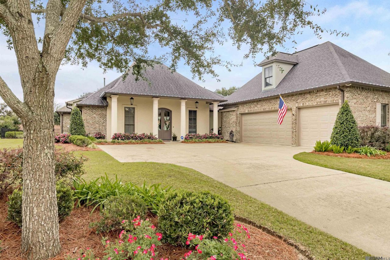 5422 Cypress Point Ln, Gonzales, LA 70737 Main Photo