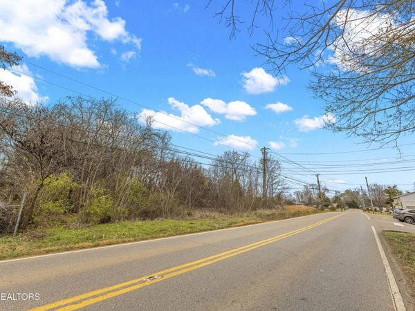 814 Maryville Hwy Hwy, Seymour, TN 37865