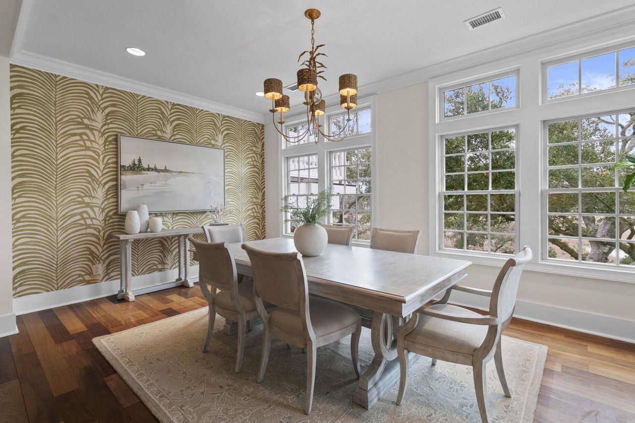 136 Fairbanks Oak Alley Photo 18