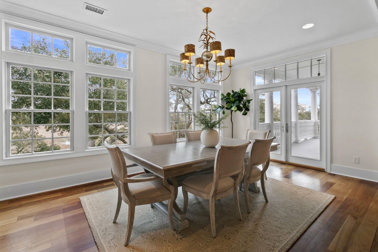 136 Fairbanks Oak Alley Photo 19