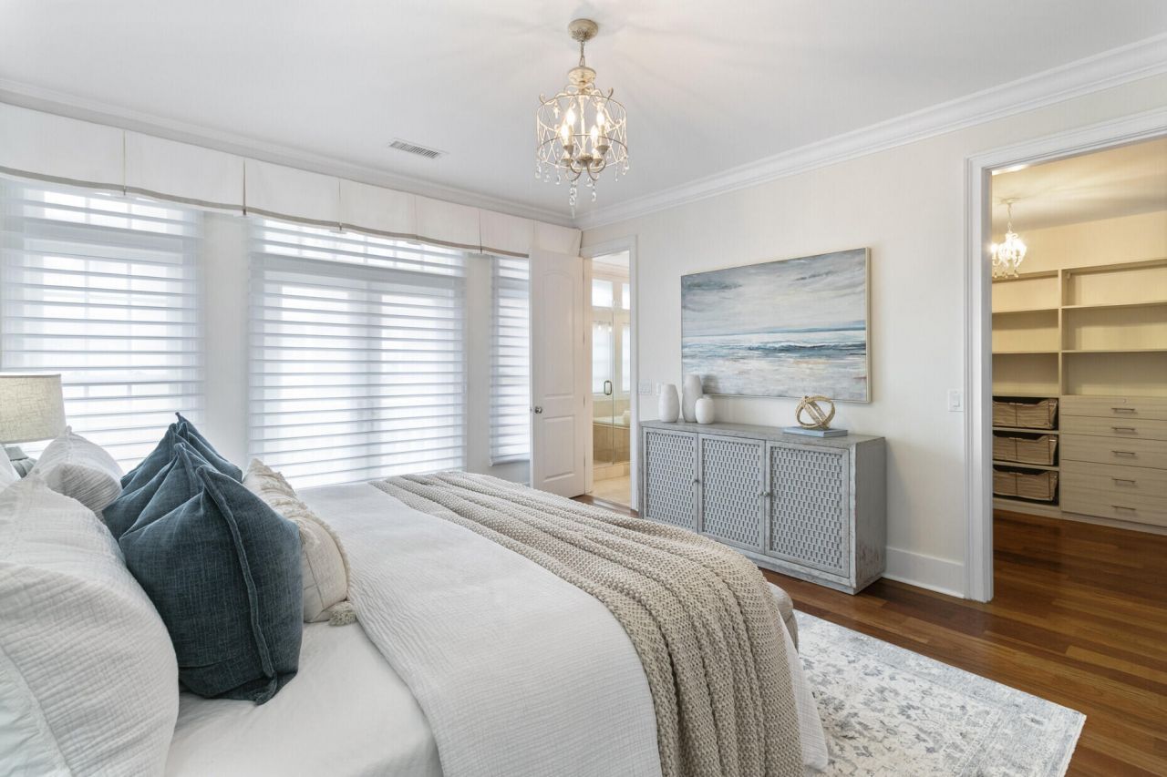 136 Fairbanks Oak Alley Photo 26